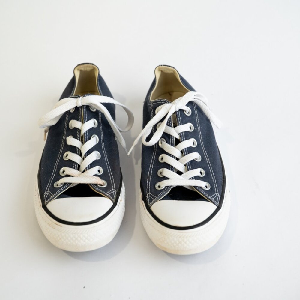Blue Low Top Converse All Star - 7.5 Men's / 9.5 Women's Blue